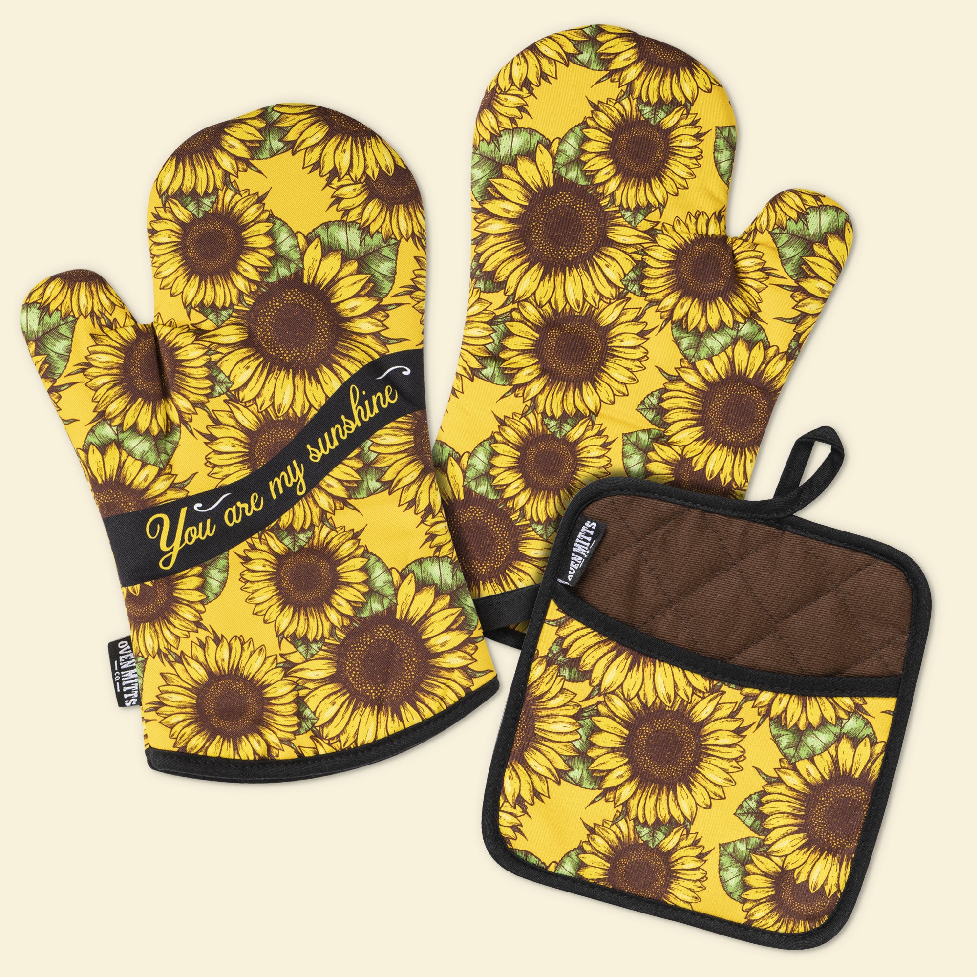 http://ovenmittsco.com/cdn/shop/files/Sunflower-You-Are-My-Sunshine-Oven-Mitts-and-potholder-Set.jpg?v=1697539519