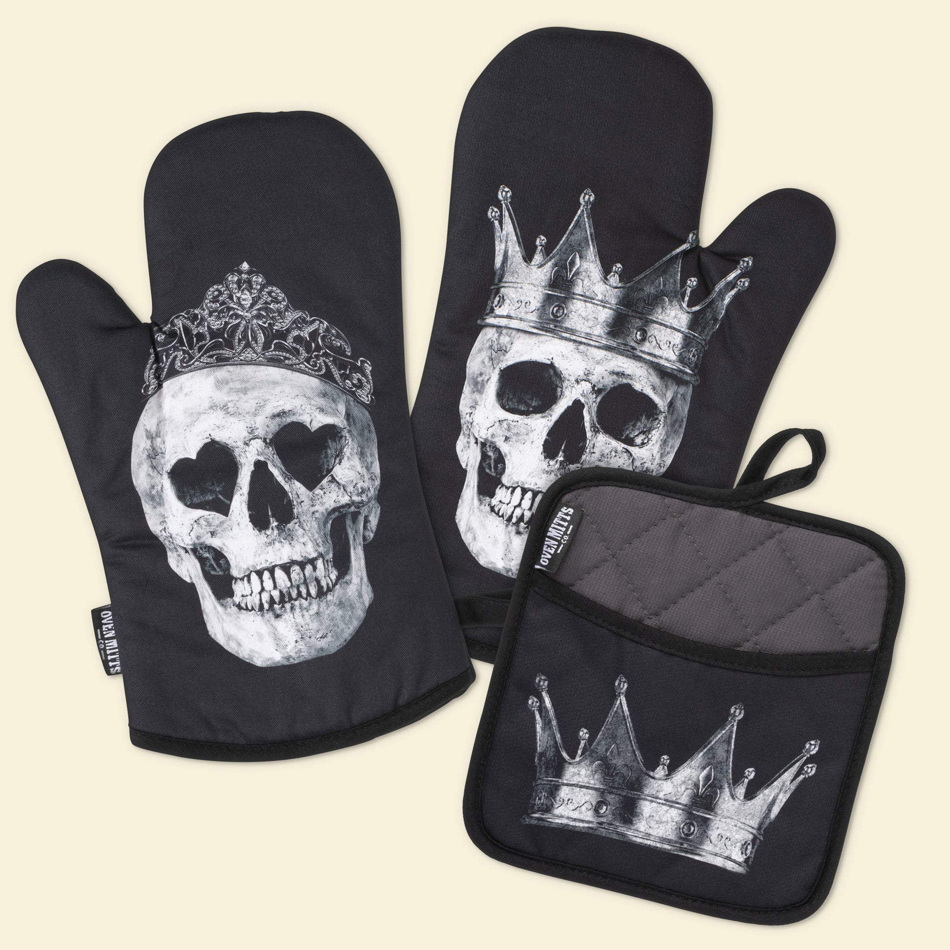 King And Queen Black Skull Oven Mitts And Potholder Set – Oven