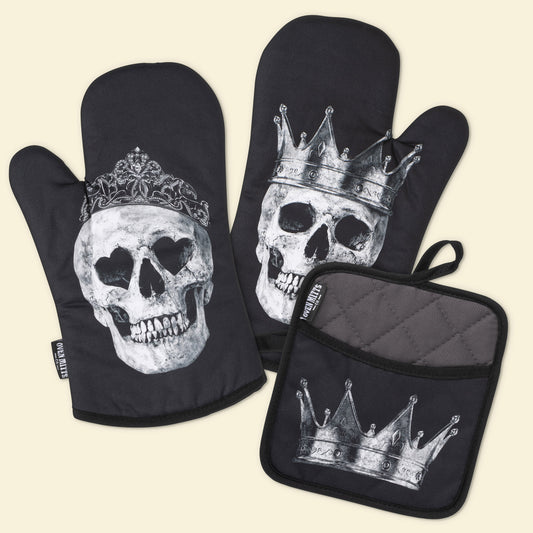 King And Queen Black Skull Oven Mitts And Potholder Set