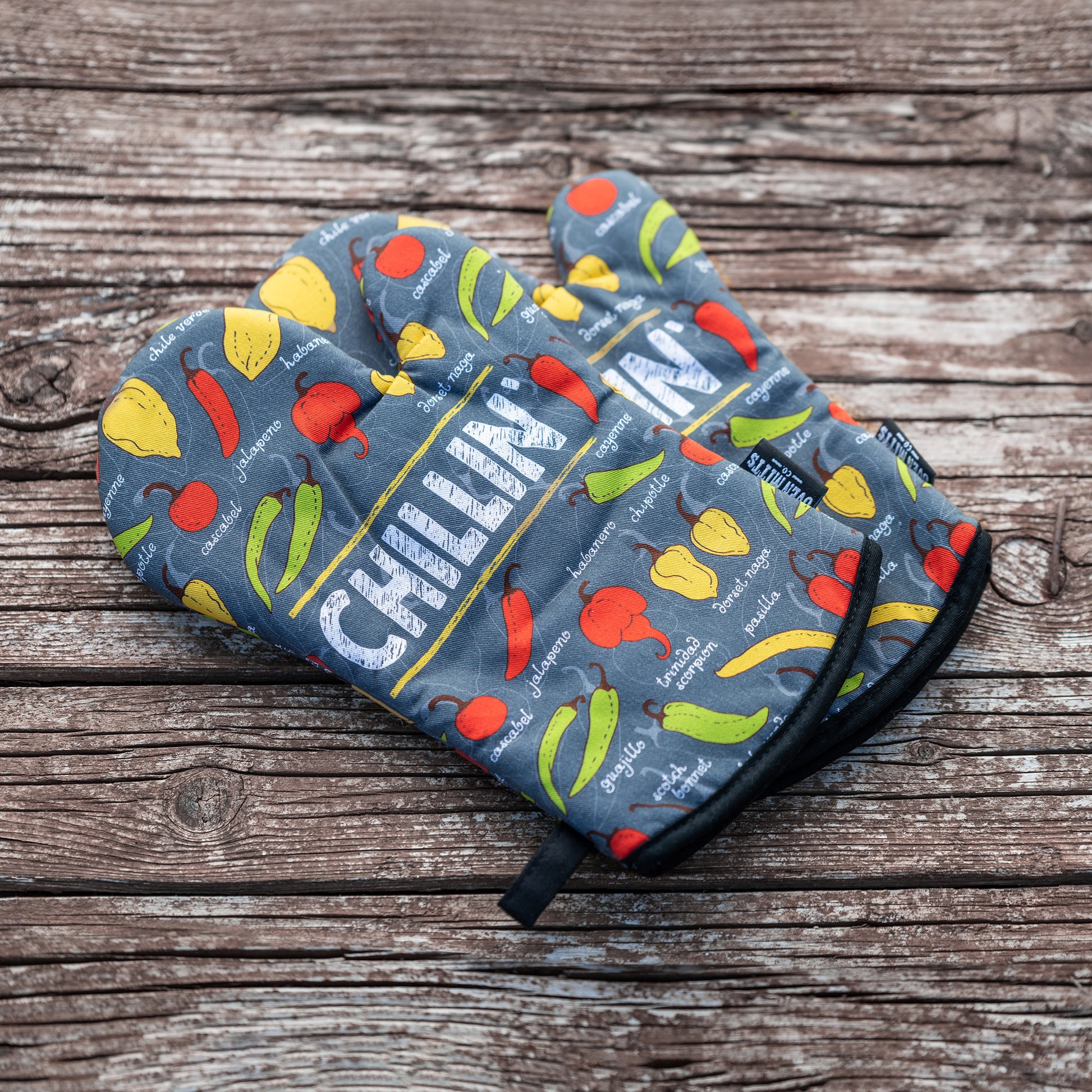 Chillin' Chillies Oven Mitts And Potholder Set best quality, funny oven mitt